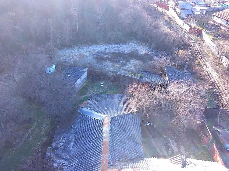 Casă cu 3 camere în Șesuri