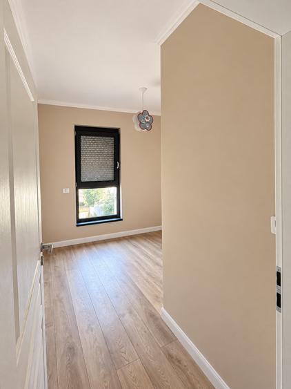 Duplex cu 5 camere cu Canalizare în Covaci