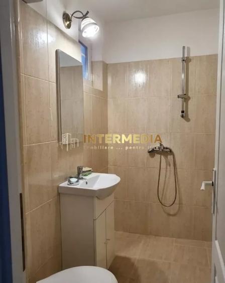 Apartament cu 2 camere decomandat, mobilat în Cetate
