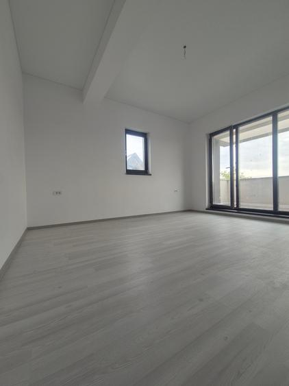 Casa 5 Camere,  Curte, Loc de Parcare,Terasa Circulabila - 18