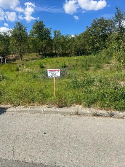 Teren de 3900 mp, în Central