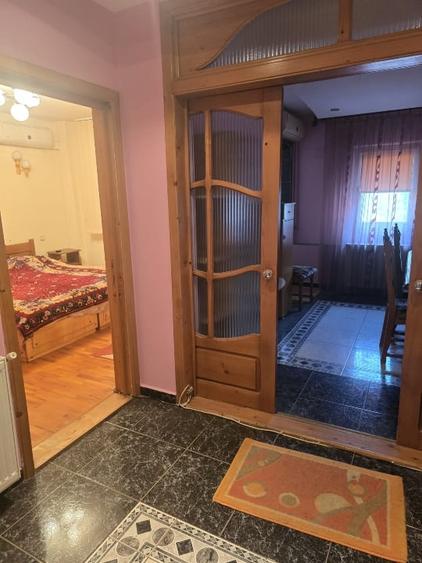 Apartament cu 2 camere decomandat, mobilat în Central