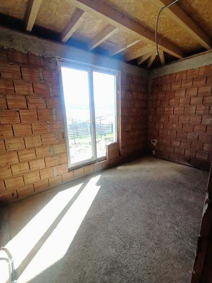 Casă individuală cu 4 camere cu Teren 600 Mp în Corușu