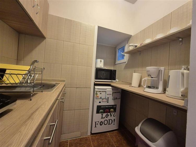 Apartament cu 2 camere decomandat, mobilat în Universitate