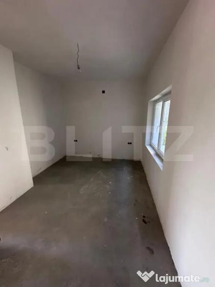 Casă cu 4 camere cu Teren 500 Mp în Central