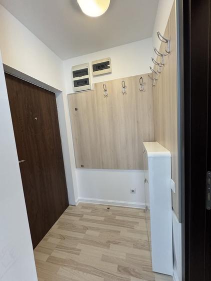 Apartament cu 3 camere semidecomandat în Titan