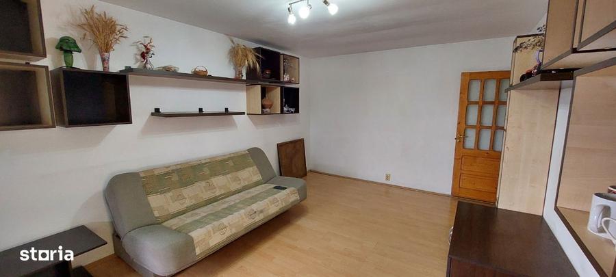 Apartament cu 3 camere decomandat în Dorobanți 1