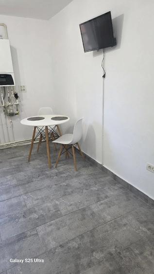 Apartament cu 2 camere semidecomandat în Horia