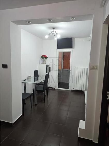Apartament cu 3 camere decomandat, mobilat în Lipovei — fotografia 1