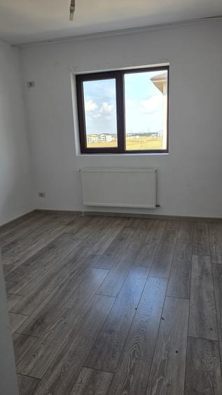 Apartament cu 3 camere în Dobroești