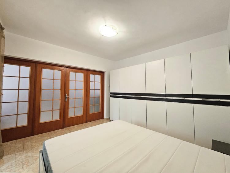Apartament cu 3 camere decomandat, mobilat în Splaiul Unirii