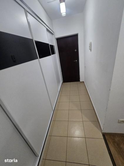 Apartament cu 3 camere decomandat în Florești