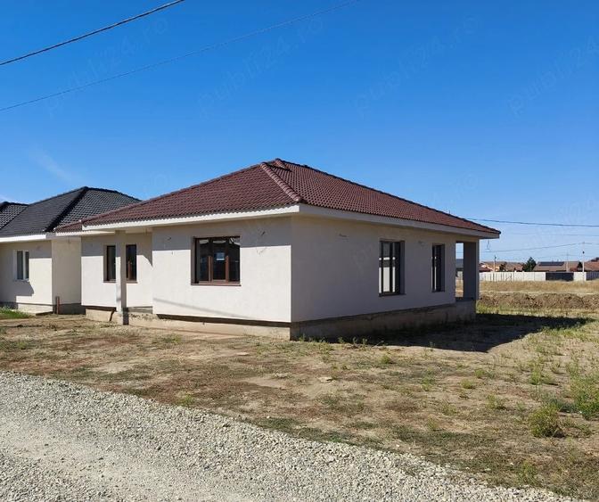 Casă cu Teren 500 Mp în Sântandrei