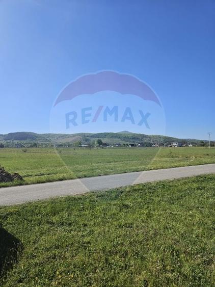 Teren Construcții intravilan de 1780 mp, în Crăciunești