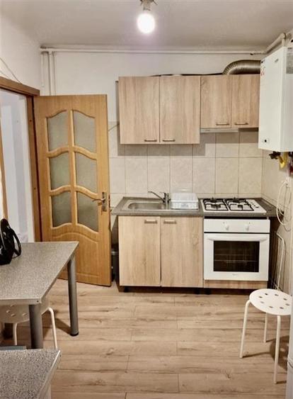 Garsoniera in inima Brasovului la parter de casa | Parcare privata in curte - 2