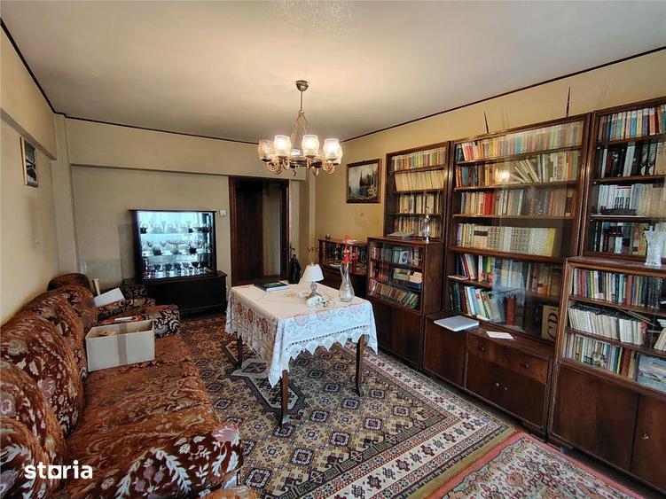 Apartament cu 3 camere decomandat în Grivița