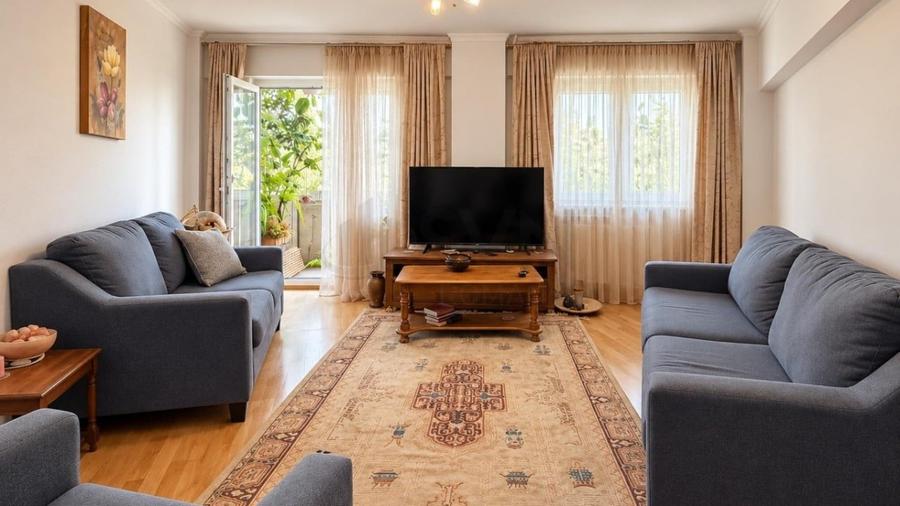 Apartament cu 4 camere decomandat, mobilat în Cișmigiu