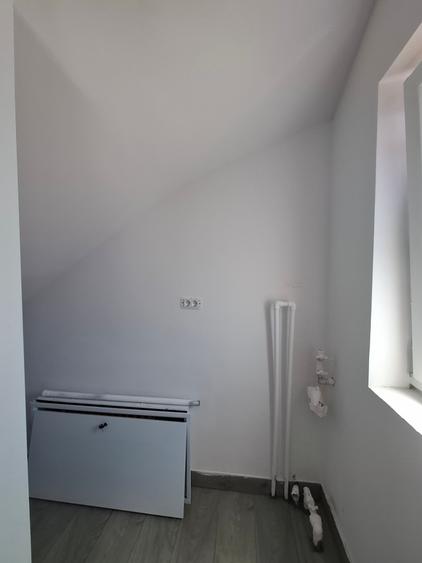 Casă individuală cu 4 camere cu Teren 420 Mp în Domnești