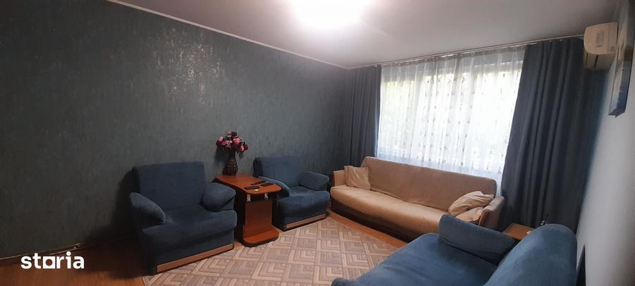 Apartament cu 3 camere decomandat în Drumul Taberei