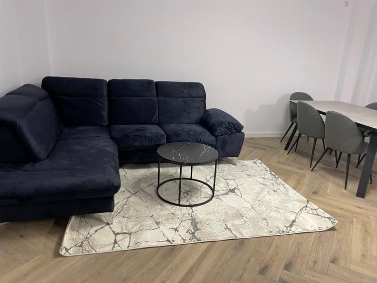 Apartament cu 3 camere decomandat în Sărari
