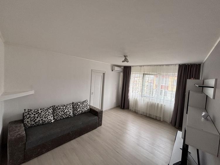 Apartament cu 2 camere semidecomandat în Govândari