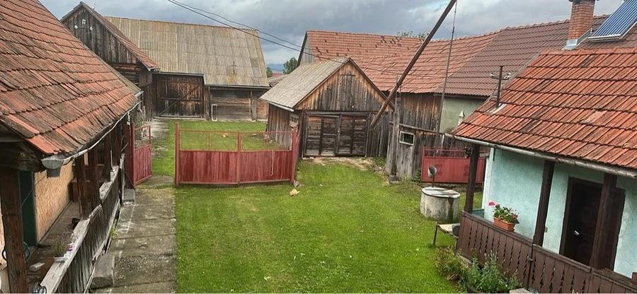 Casă cu 3 camere cu Teren 5160 Mp în Siculeni