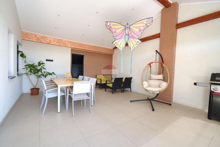 Casă cu 4 camere cu Teren 750 Mp în Jucu