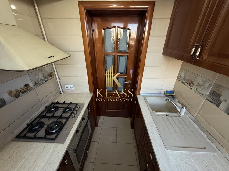 Apartament cu 3 camere decomandat, mobilat în Doamna Ghica