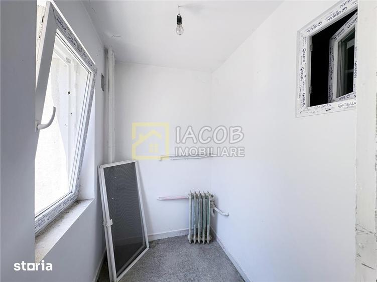 Apartament cu 3 camere nedecomandat în Cornișa