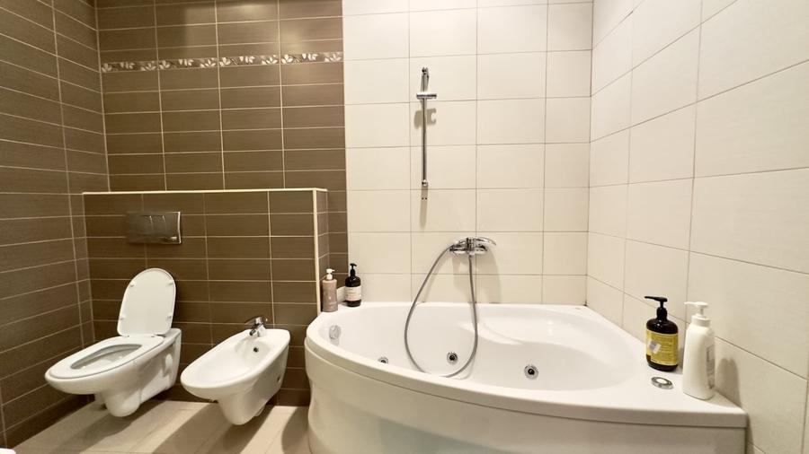 Apartament cu 3 camere decomandat, mobilat în Nord