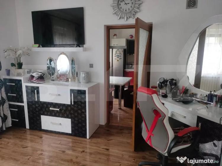 Casă cu 8 camere cu Teren 488 Mp în Marginea