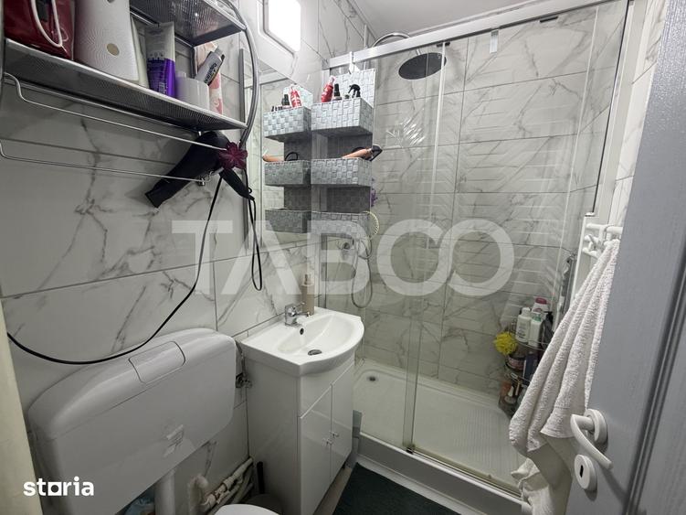 Apartament cu 2 camere semidecomandat, mobilat în Central
