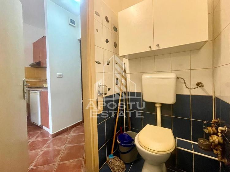 Apartament cu 2 camere semidecomandat, mobilat în Aurel Vlaicu