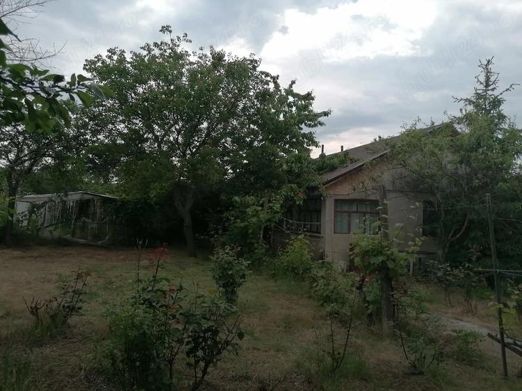 Casă cu 4 camere cu Teren 1000 Mp în Zorești