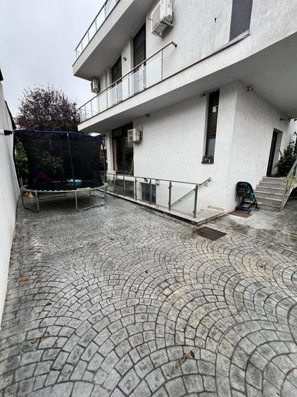 Apartament în Apărătorii Patriei