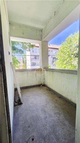 Casă cu 3 camere cu Canalizare în Central