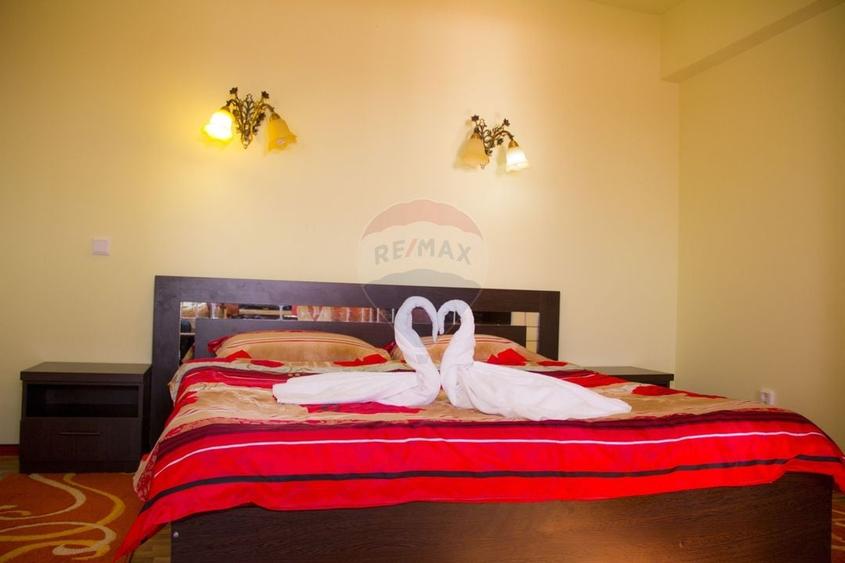Hotel/Pensiune, de 5,200 mp, în Mânăstirea