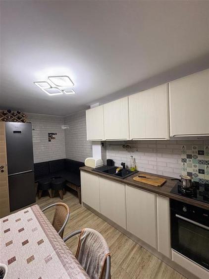 Apartament cu 4 camere decomandat în Răcădău