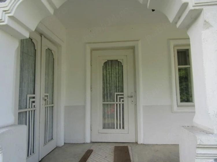 Casă cu 3 camere cu Teren 3884 Mp în Săvinești