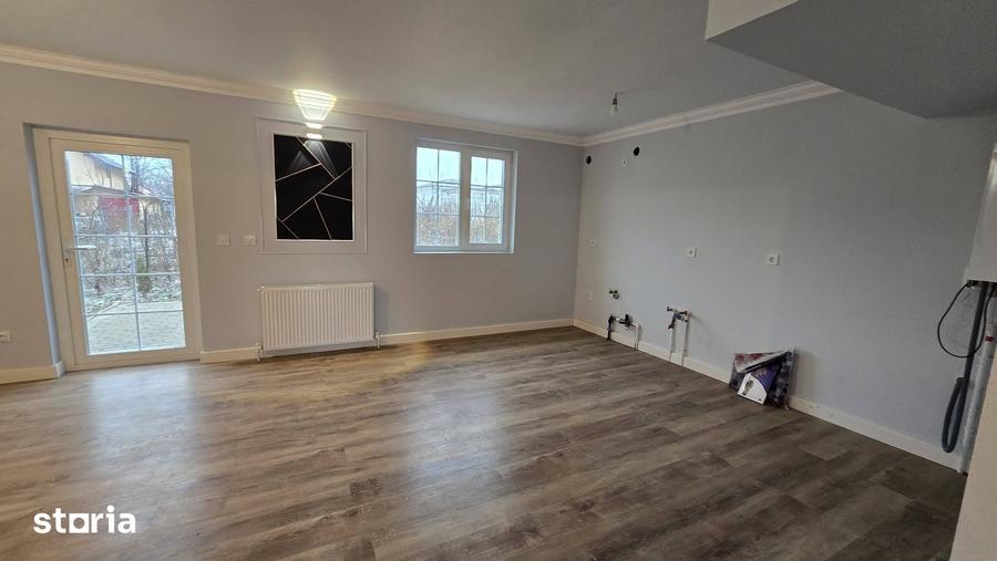 Casă cu 4 camere cu Teren 400 Mp în Rediu