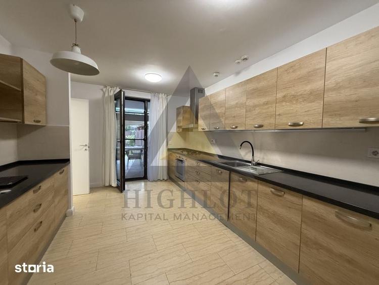 Casă cu 10 camere cu Teren 755 Mp în Nord