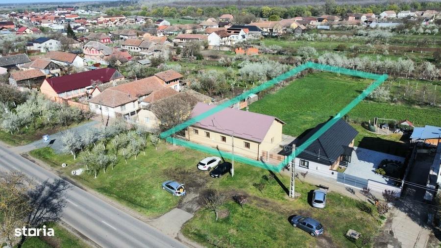 Casă cu 4 camere cu Teren 1775 Mp în Zădăreni