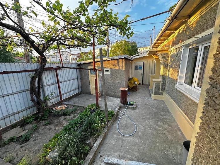 Casă cu 2 camere cu Teren 180 Mp în Apollo