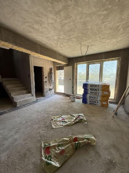 Duplex cu 5 camere cu Canalizare în 1 Decembrie 1918