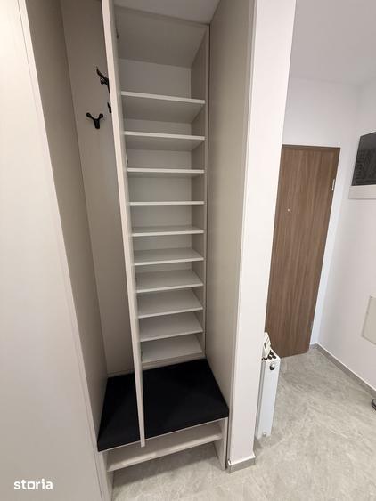 Apartament cu 3 camere decomandat în Tractorul