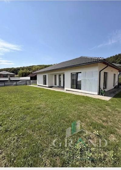 Casă individuală cu 4 camere cu Canalizare în Exterior Nord