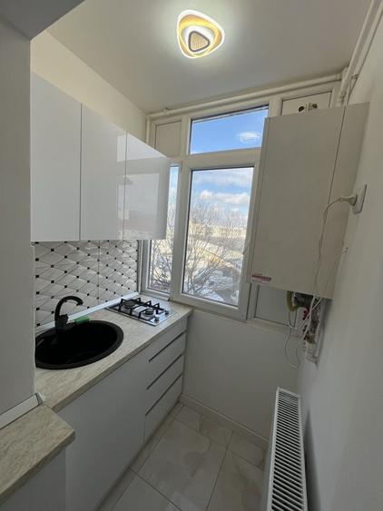 Garsonieră decomandată în Stana