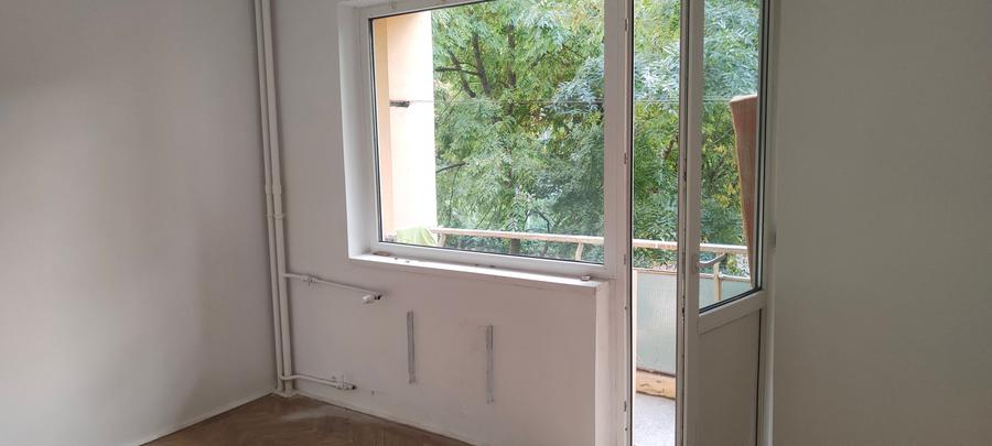 Apartament cu 3 camere semidecomandat în Nord