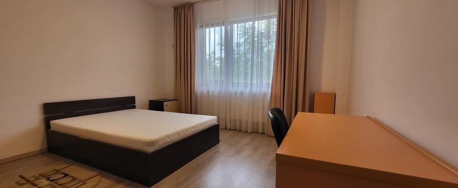 Apartament cu 3 camere semidecomandat în Prelungirea Ghencea