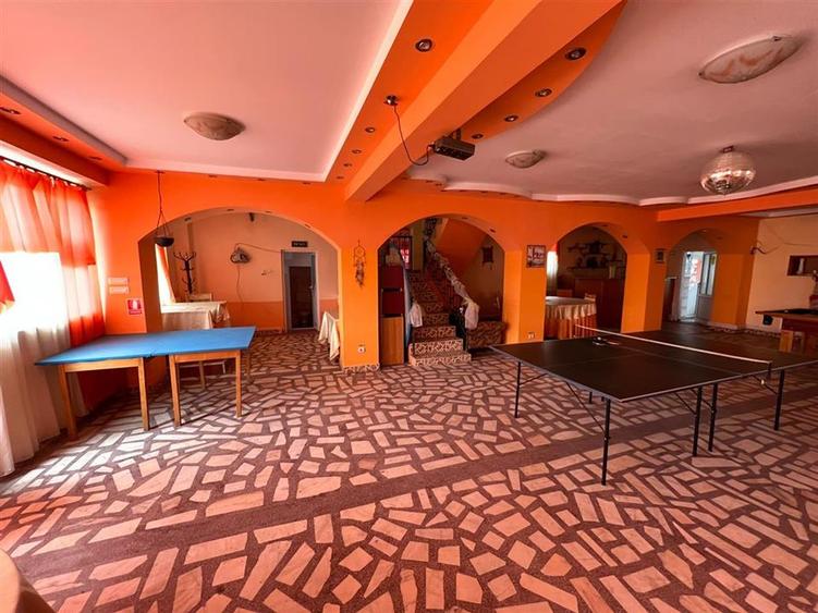 Spațiu comercial, de 216 mp, în Jorăști